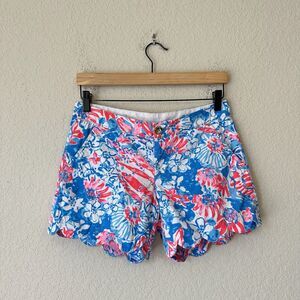 LILLY PULITZER The Buttercup Scalloped Hem Shorts in Blue Red Floral Print